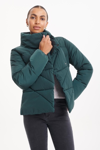 Krótka ciepła kurtka pikowana