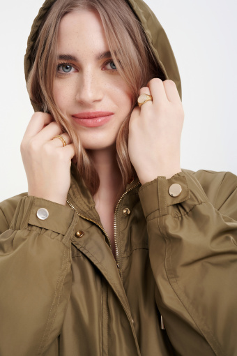 Kurtka z kapturem kolor khaki Kurtka z kapturem kolor khaki