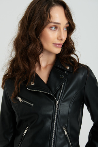 Czarna ramoneska z ekoskóry, dekoracyjne zamki