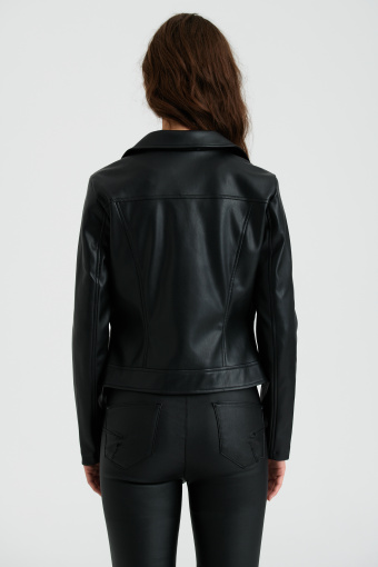 Czarna ramoneska z ekoskóry, dekoracyjne zamki