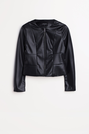 Czarna kurtka z zamkiem