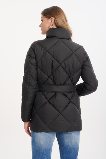 Zakładana kurtka pikowana wiązana paskiem