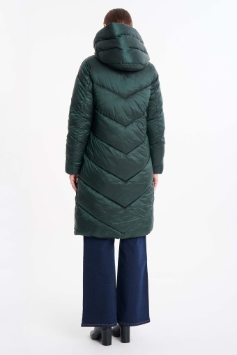 Długa kurtka z kapturem pikowana w jodełkę