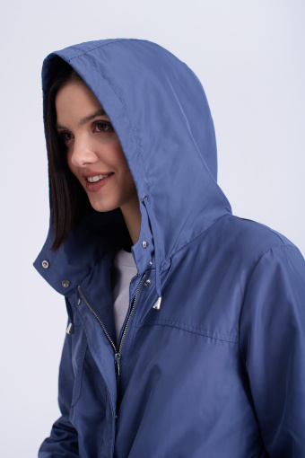 Kurtka o kroju parki w kolorze niebieskim Kurtka o kroju parki w kolorze niebieskim