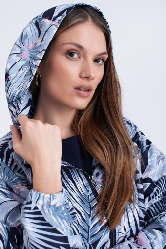 Parka w tropikalny nadruk