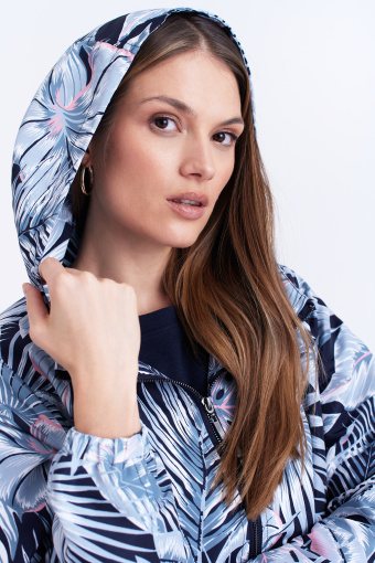 Parka w tropikalny nadruk