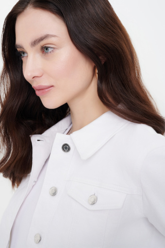 Jeansowa kurtka w białym kolorze Jeansowa kurtka w białym kolorze