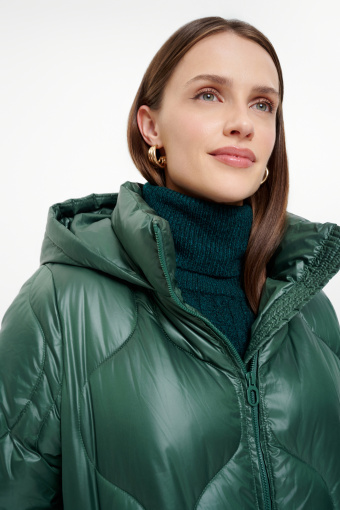 Kurtka w kolorze ciemnej zieleni pikowana