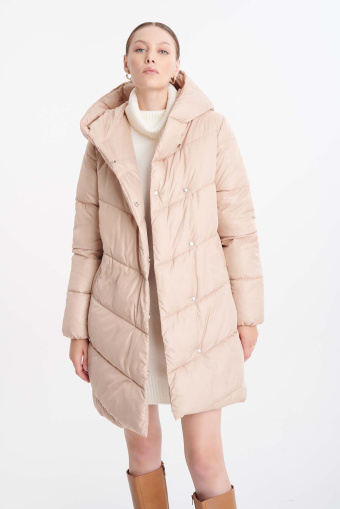 Długa kurtka z kapturem