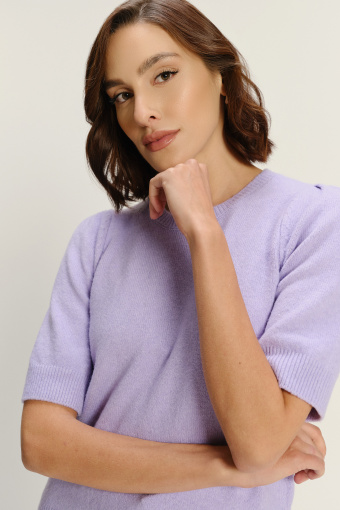 Lawendowy sweter z krótkim rękawem
