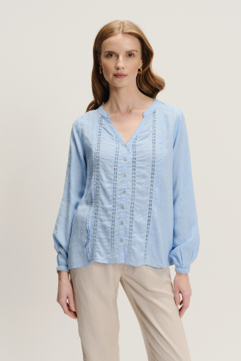 Luźna błękitna bluzka z dekoltem V