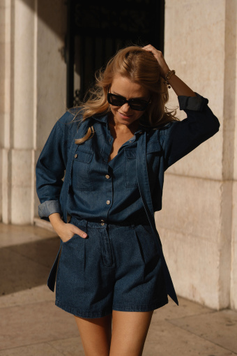 Luźne szorty w kolorze ciemnego denimu 