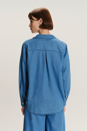 Monochromatyczna koszula jeansowa