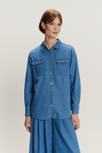 Monochromatyczna koszula jeansowa