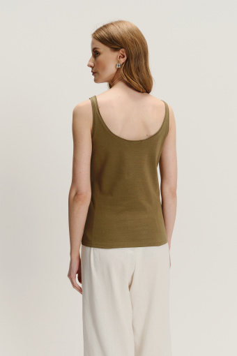Oliwkowy top na ramiączkach  Oliwkowy top na ramiączkach
