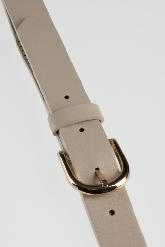 Ażurowy pasek ze złotą klamrą