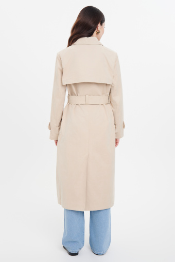 Elegancki jasnobeżowy płaszcz Elegancki jasnobeżowy płaszcz