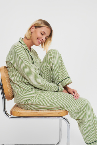 Dwuczęściowa piżama w pasy