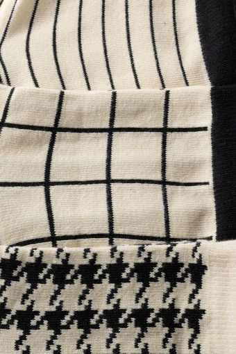 Zestaw trzech par czarno-kremowych skarpet 