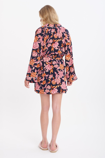 Szlafrok z wiskozowej tkaniny w kwiaty Szlafrok z wiskozowej tkaniny w kwiaty