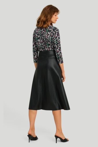 Czarna, rozkloszowana spódnica z eko skóry