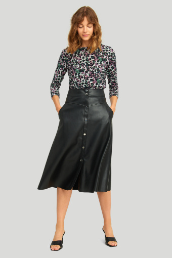 Czarna, rozkloszowana spódnica z eko skóry