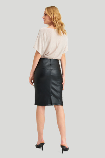 Ołówkowa, czarna spódnica z ekologicznej skóry