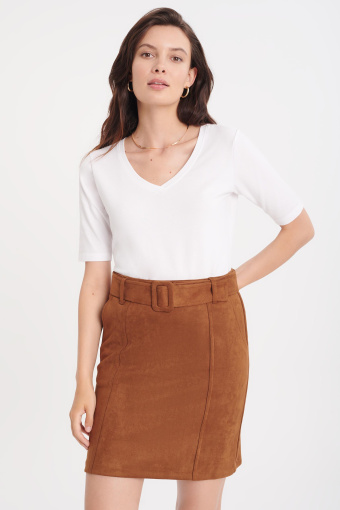 Jasnobrązowa mini z dekoracyjnym paskiem w talii