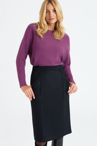 Czarna spódnica ołówkowa, długość midi