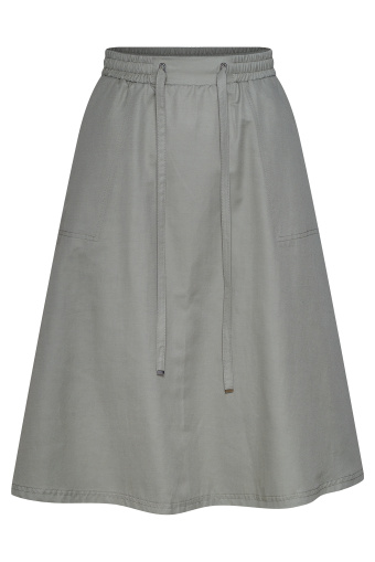 Rozkloszowana spódnica z paskiem