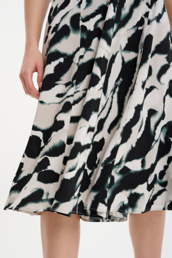 Stylowa biało-czarna spódnica midi
