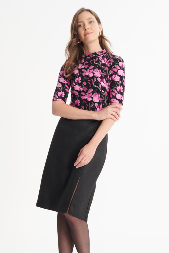 Klasyczna, czarna spódnica z rozcięciem Klasyczna, czarna spódnica z rozcięciem