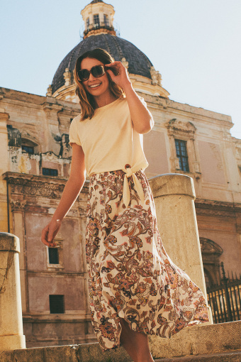 Zwiewna spódnica z printem paisley