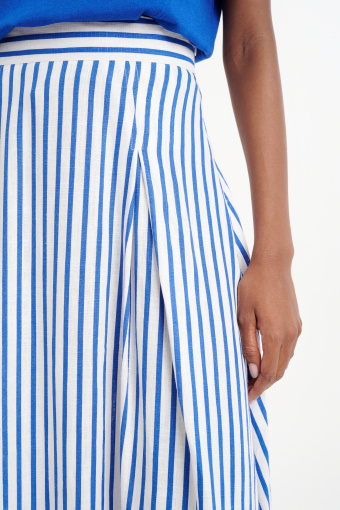 Spódnica w paski z dodatkiem lnu