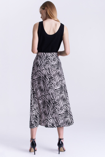 Zakładana spódnica z nadrukiem w zebrę