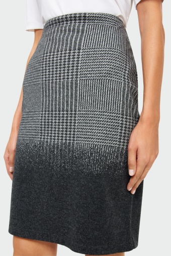 Ołówkowa spódnica z nadrukiem Ołówkowa spódnica z nadrukiem