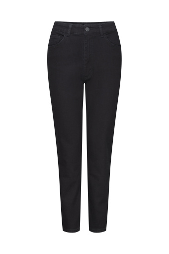 Czarne jeans'y ze zwężaną nogawką, model mom-fit