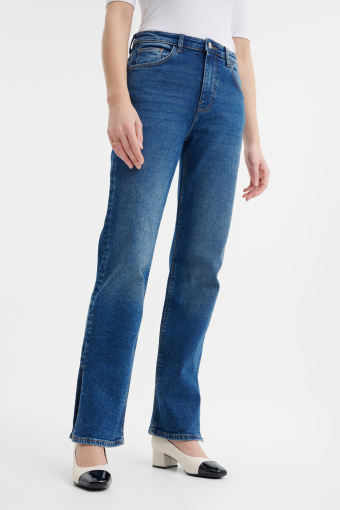 Granatowe jeansy straight leg z rozcięciami