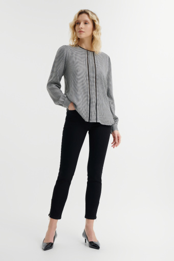 Czarne spodnie jeansowe typu slim