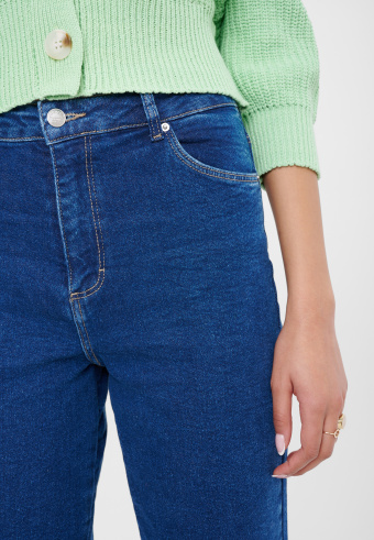 Spodnie jeansowe luźne nogawki Spodnie jeansowe luźne nogawki