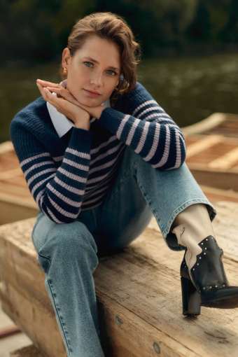 Niebieskie jeansy straight leg