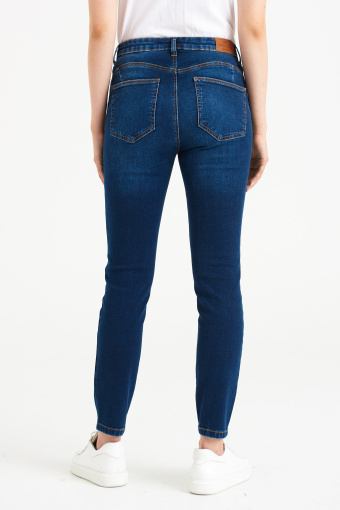 Ciemnogranatowe spodnie jeansowe, model skinny push up Ciemnogranatowe spodnie jeansowe, model skinny push up