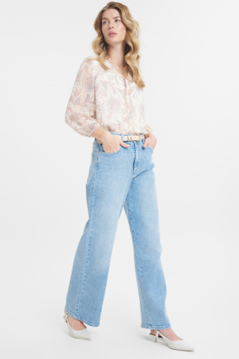 Jasnoniebieskie jeansy wide leg