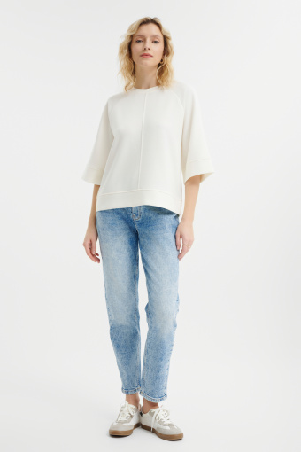 Spodnie typu boyfriend z przetartego denimu 