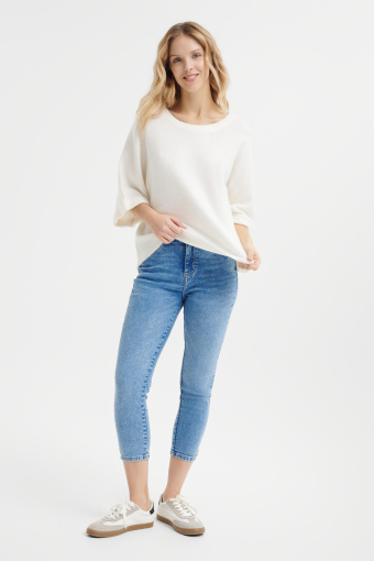 Spodnie typu skinny z jasnego denimu