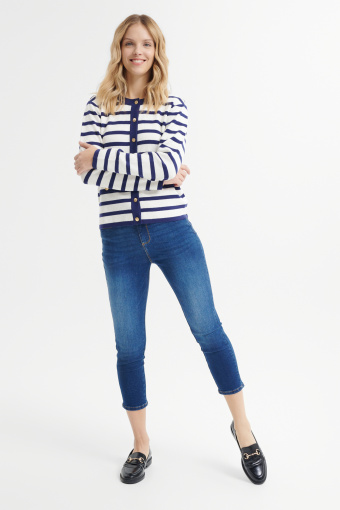 Spodnie typu skinny z ciemnego denimu 