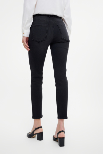 Spodnie jeansowe w czarnym kolorze Spodnie jeansowe w czarnym kolorze