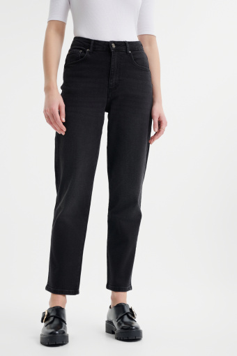 Czarne spodnie jeansowe typu mom fit Czarne spodnie jeansowe typu mom fit