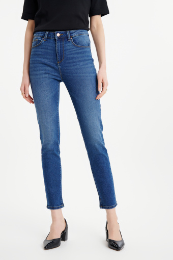 Granatowe jeansy typu skinny