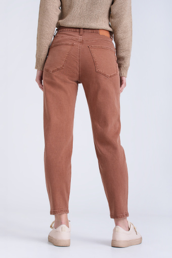 Jeansy mom fit w kolorze karmelowym Jeansy mom fit w kolorze karmelowym